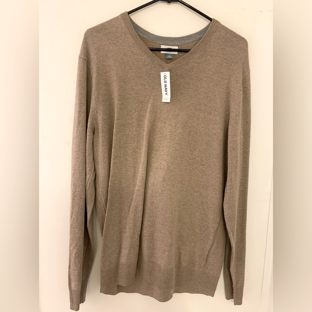 Mens old navy sweater size medium. Brand new.